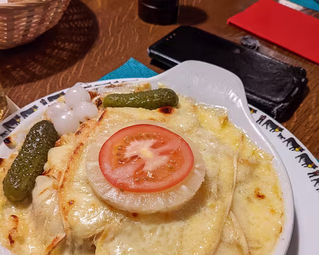 35 restauration locale (sauf la tranche d'ananas qui qualifie le plat d'hawaien)