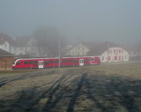 P1320597 Le train en gare de La Cure