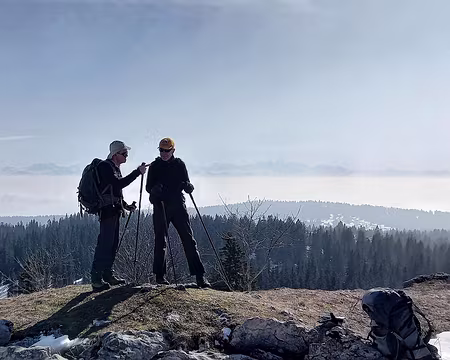 060 Discussion devant le Mont Blanc.