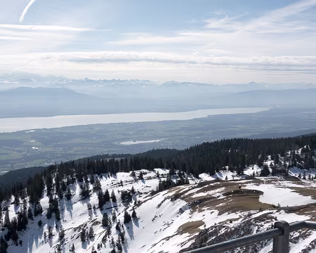 20230318-10h29m59s-XLA03556-V3 A droite le jet d'eau de Genève