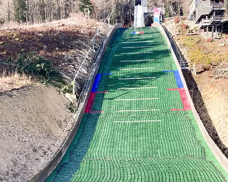 20230320-08h46m14s-photo_isa14-V3 Tremplin de saut à ski.