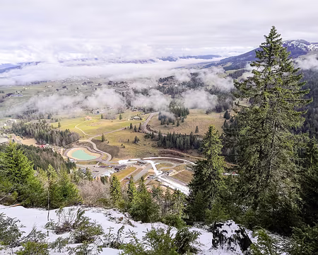 20230320-09h33m48s-XLA03652-V3 En bas au stade...