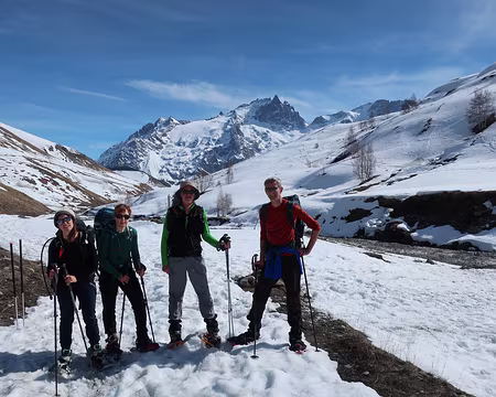 2024-03-22_14h40m52s_refuge_du_pic_du_mas_de_la_grave-FREDERIC Le petit groupe sous le refuge