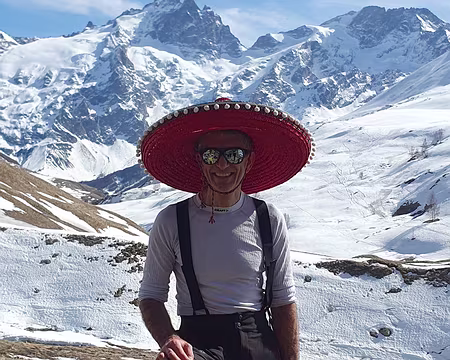 2024-03-22_14h52m20s_24-RQ13-LAURENT Encombrant mais efficace pour se protéger du soleil...