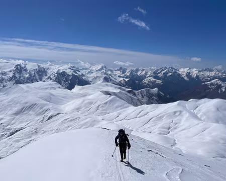 2024-03-23_12h33m30s_24-RQ13-BENOIT Nous avons laissé les raquettes à neige pour les crampons