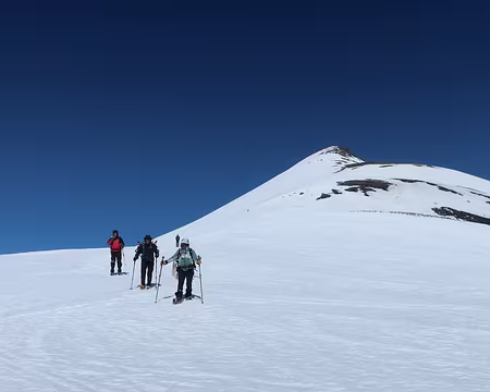 2024-03-23_13h37m19s_pic_du_mas_de_la_grave-FREDERIC Dans la descente, toujours avec les crampons aux pieds, ça porte !