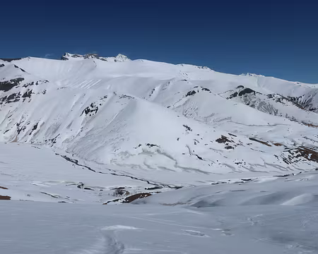 2024-03-23_14h43m40s_pic_du_mas_de_la_grave-FREDERIC La Baraque de la Buffe dans le fond du vallon