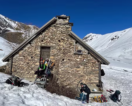 2024-03-23_15h21m51s_24-RQ13-BENOIT Pause casse-crôute, au soleil et à l'abri du vent !