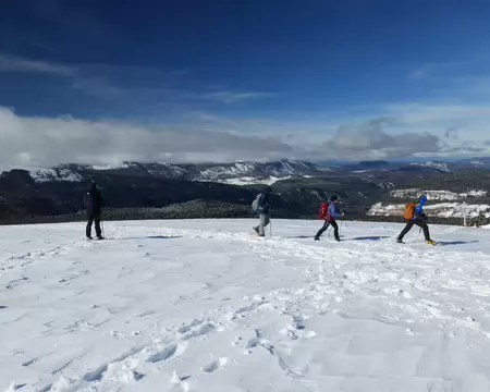 2026-02-21-14h31m46 Fin de journée en haut de la station de ski du col du Rousset.
