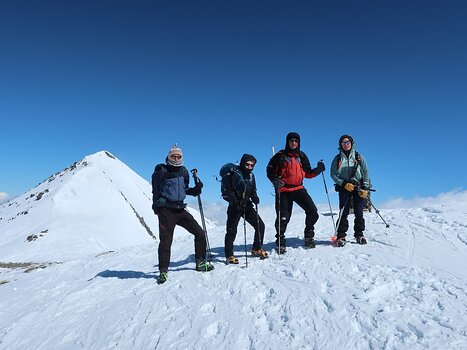 2024-03 Mas de la Grave Béatrice E, Benoît R, Cloé C, Frédéric H, Laurent T, détail sortie