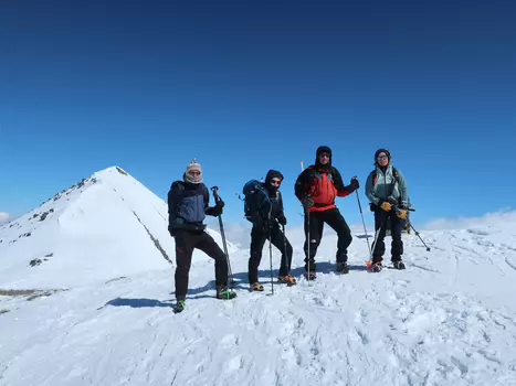2024-03 Mas de la Grave Béatrice E, Benoît R, Cloé C, Frédéric H, Laurent T, détail sortie