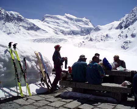 21 Repas bien mérité au refuge de Panossière (2669m)