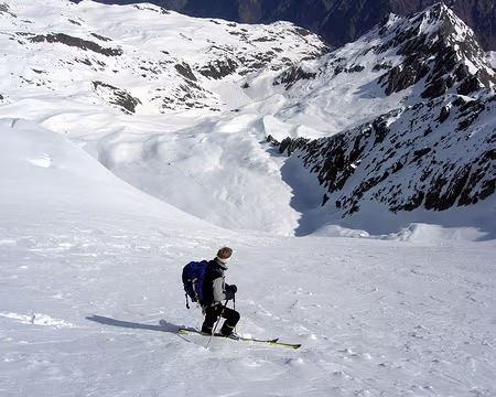 28 Premiers virages dans la face N du Petit Combin