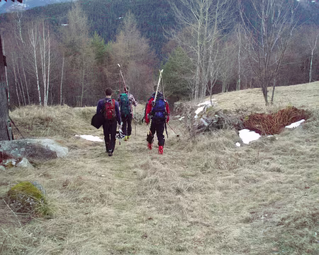 09 Un peu de portage à la descente