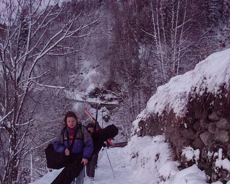 01 arrivée à bonneval dans une ambiance hivernale