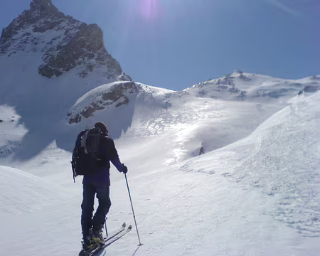 DSC00613 Alain seul face à la montagne