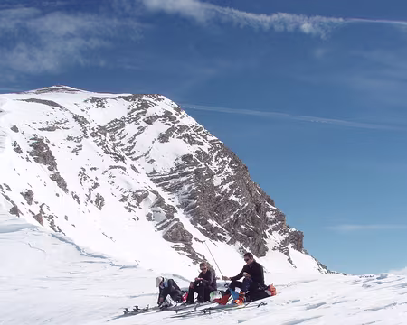 08 arrivée au col sous le mourre froid avec le sommet en perspective