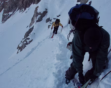 12 sous le couloir d'accès au glacier sous la calotte