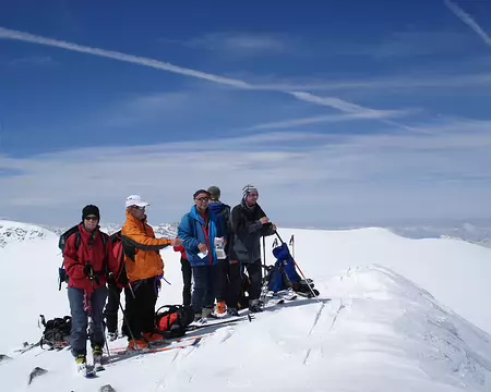19 3586m.