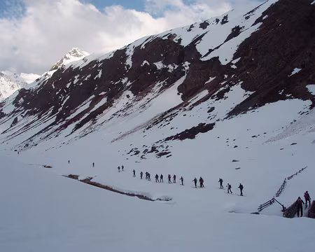 25 la foule des grands départs à la Franz Seen Hütte (il est 6h30...)