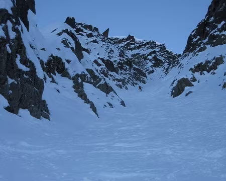 2009-01-12_30 Dans la descente du couloir NE de Bel Oiseau, 12 janvier 2009