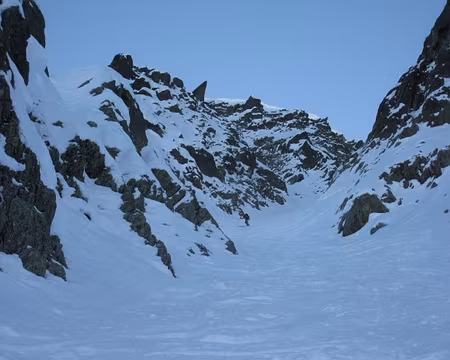 2009-01-12_31 Dans la descente du couloir NE de Bel Oiseau, 12 janvier 2009
