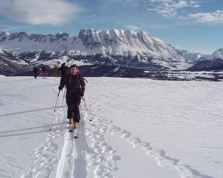 02z2420.jpgz2420 a la recherche de chourums, avec le tete du collier dans le dos