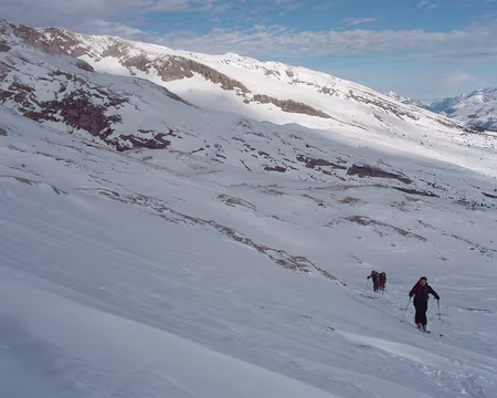 03.jpg le vent a tout souffle sur la montee au rocher rond