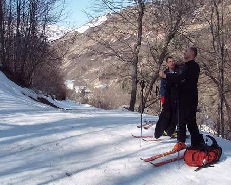 002 1er jour, on chausse les skis, depart pour 4 jours pyreneens
