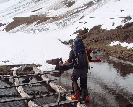 005 passage de gue a la mode pyreneenne