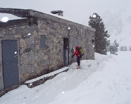 035 passage au refuge (abri) du lac d'aubert