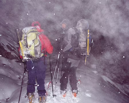 043 il commence a se faire tard pour une arrivee au refuge...21h30