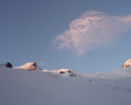 27 quelques volutes dans le ciel
