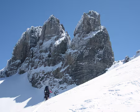 2009-05-03_28 Sous la face nord du Chli Spannort