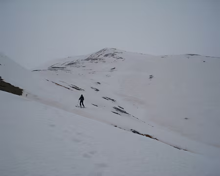 2010-03-23_04 Descente en face NW de l'épaule du Gorzano