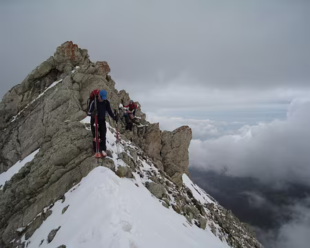 2010-03-24_16 Passage délicat sur l'arête NNE du Corvo