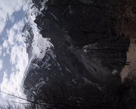 2010-03-25_33 Remontée à Prati di Tivo, face E de l'Intermesoli