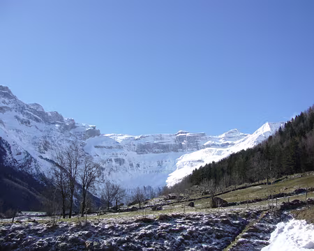 01 premier regard sur le cirque de Gavarnie, la météo avait annonce un ciel de traine