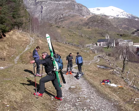 03 dernier regard sur l'église du village de Gavarnie