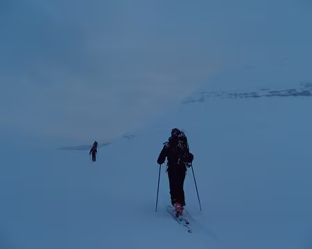 13 puis longue traversee dans les nuages cote espagnol, certains trouvent le temps longs