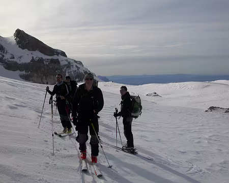 37 on la retrouve, il se cachait derrière