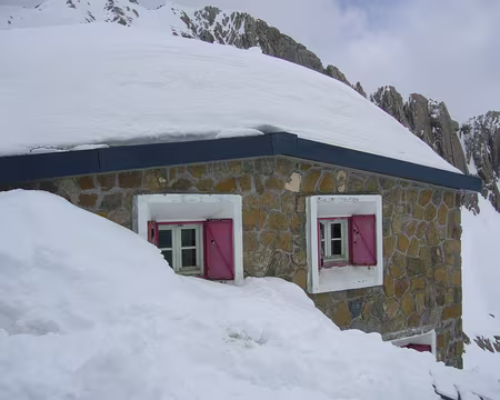 52 en passant, arret au refuge de la breche