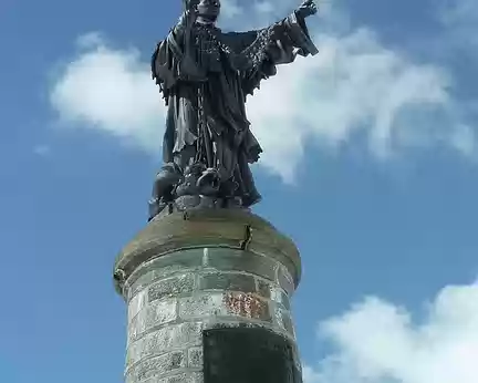 012 La statue de St Bernard