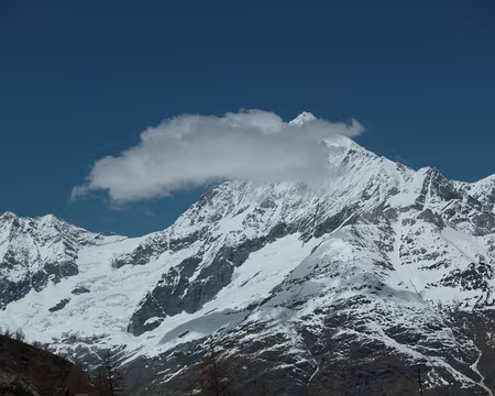 PXL006 Weisshorn derrière son nuage en montant à Täschhütte