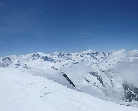 PXL036 du sommet Sud de l'Alphubel, à gauche Rimpfischhorn puis Mont Rose, Liskamm, à droite Breithorn