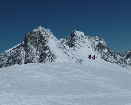 PXL037 Sommet Alphubel au fond Täschhorn à gauche et Dom à droite