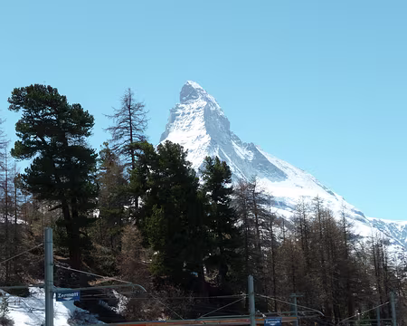 PXL078 Riffelalp Station (Gornergratbahn), assez marché on prend le train pour redescendre les 600 derniers mètres jusque Zermatt. Terminus tout le monde descend.