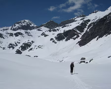 2010-05-23_32 Versant italien du col de la Valette, lago Pera Ciaval