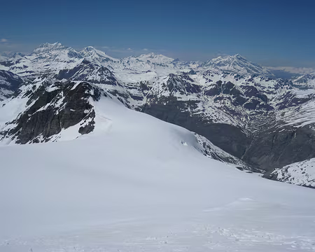 2010-05-24_38 Descente de l'Albaron par le glacier supérieur du Vallonnet
