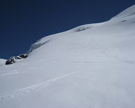 2010-05-24_40 Descente de l'Albaron par le glacier supérieur du Vallonnet